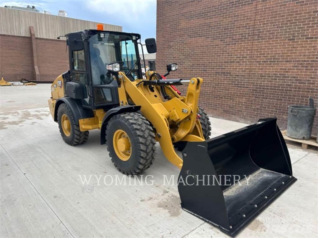 CAT 906 Kolesni nakladalci