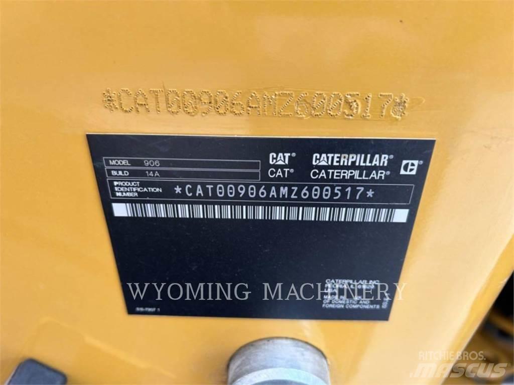 CAT 906 Kolesni nakladalci