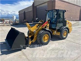 CAT 906 Kolesni nakladalci