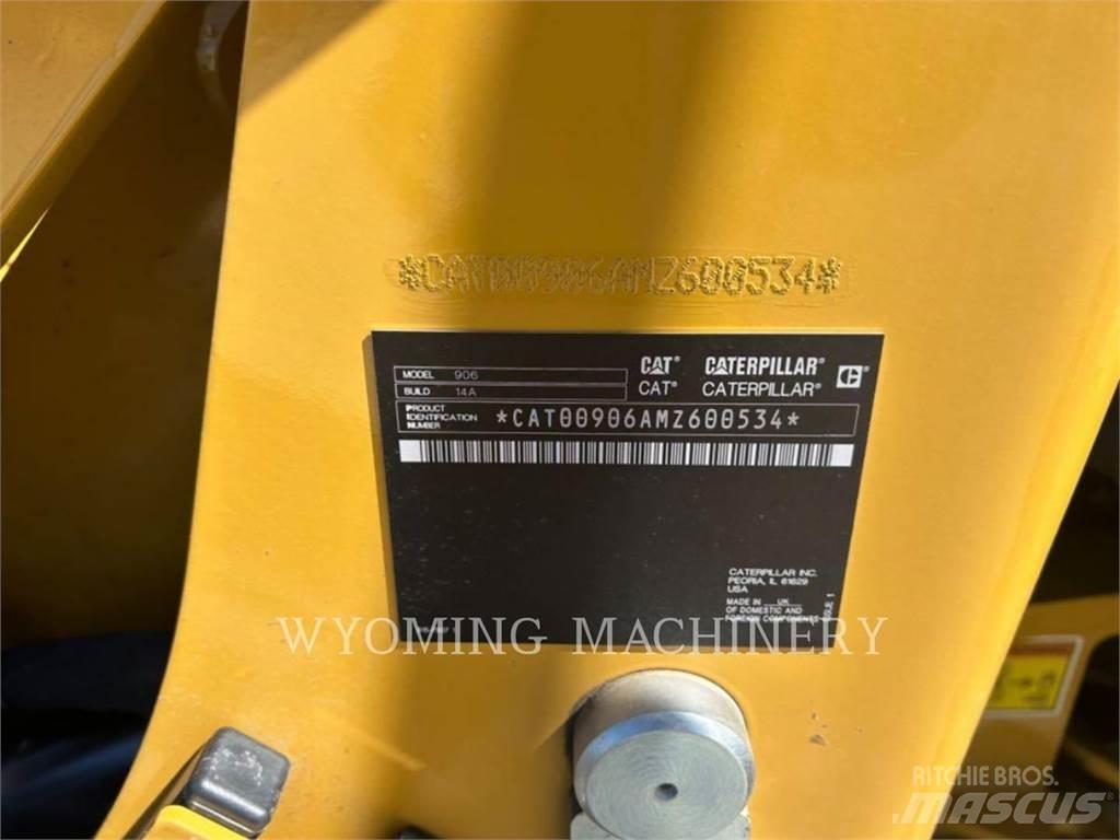 CAT 906 Kolesni nakladalci