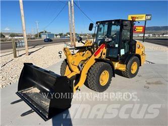 CAT 906 Kolesni nakladalci
