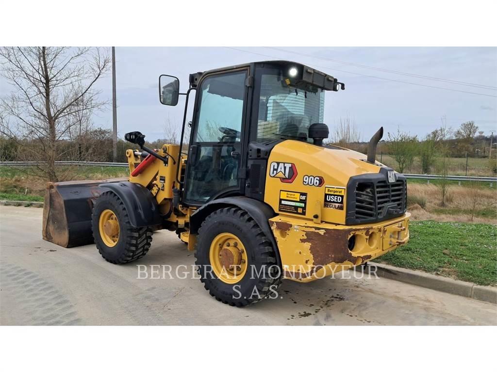 CAT 906 Kolesni nakladalci