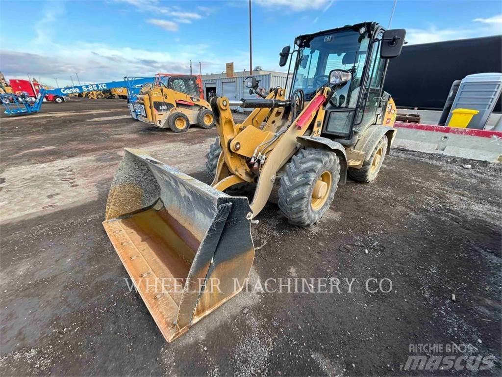 CAT 906 Kolesni nakladalci