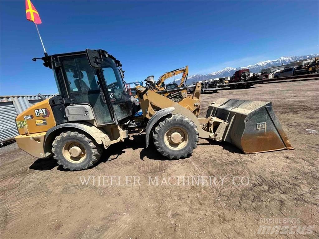 CAT 906 Kolesni nakladalci