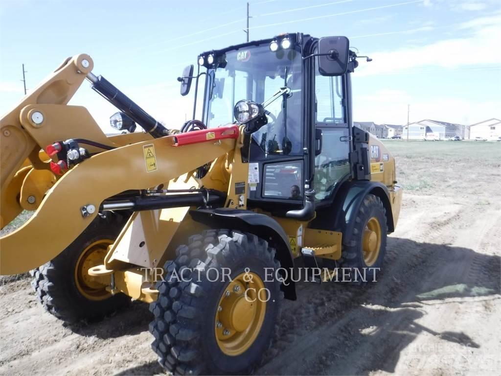 CAT 906 Kolesni nakladalci