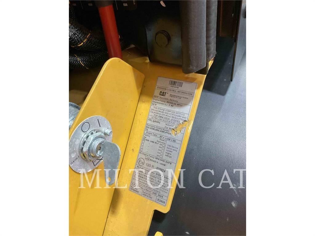 CAT 906 Kolesni nakladalci