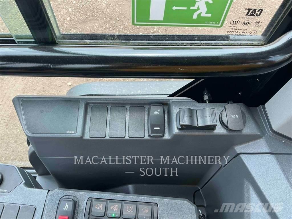 CAT 906 Kolesni nakladalci