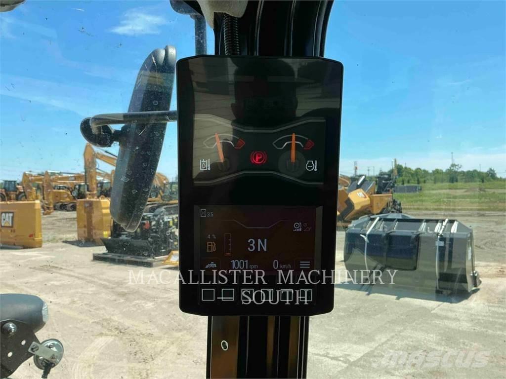 CAT 906 Kolesni nakladalci