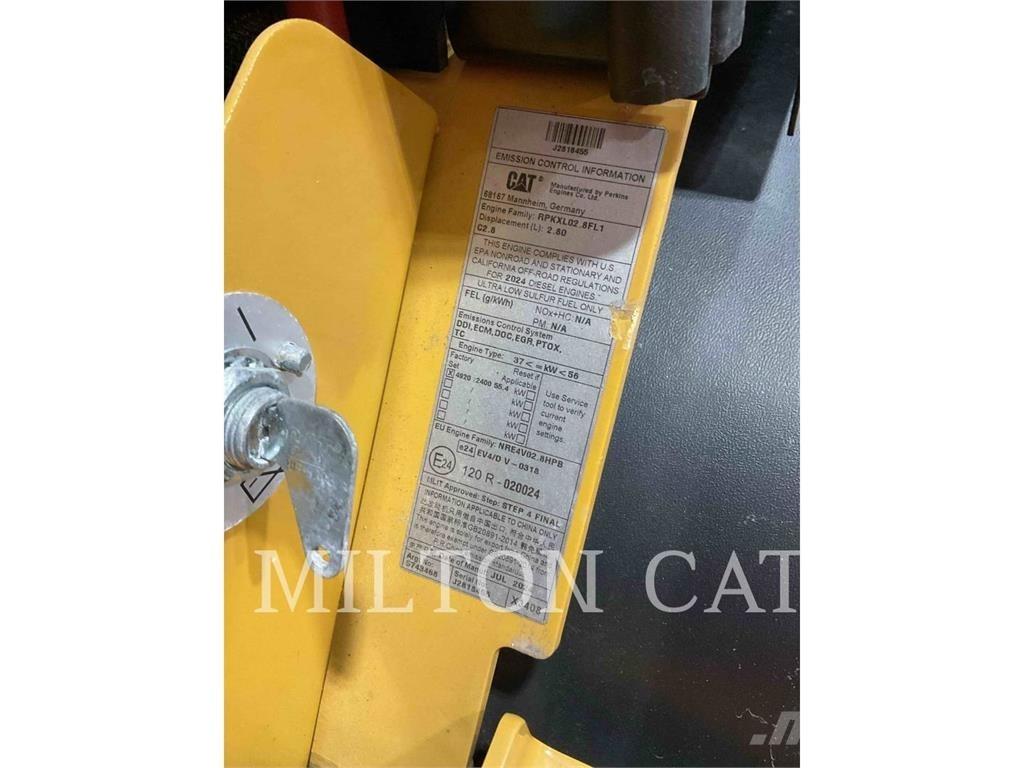 CAT 906 Kolesni nakladalci