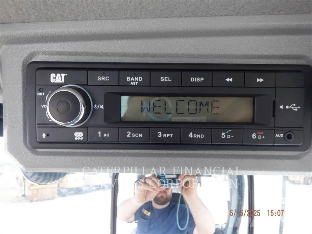CAT 906-14 Kolesni nakladalci