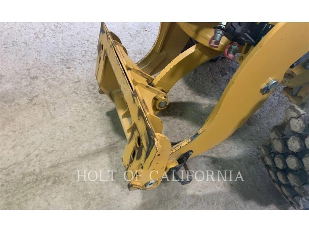 CAT 906-14 Kolesni nakladalci