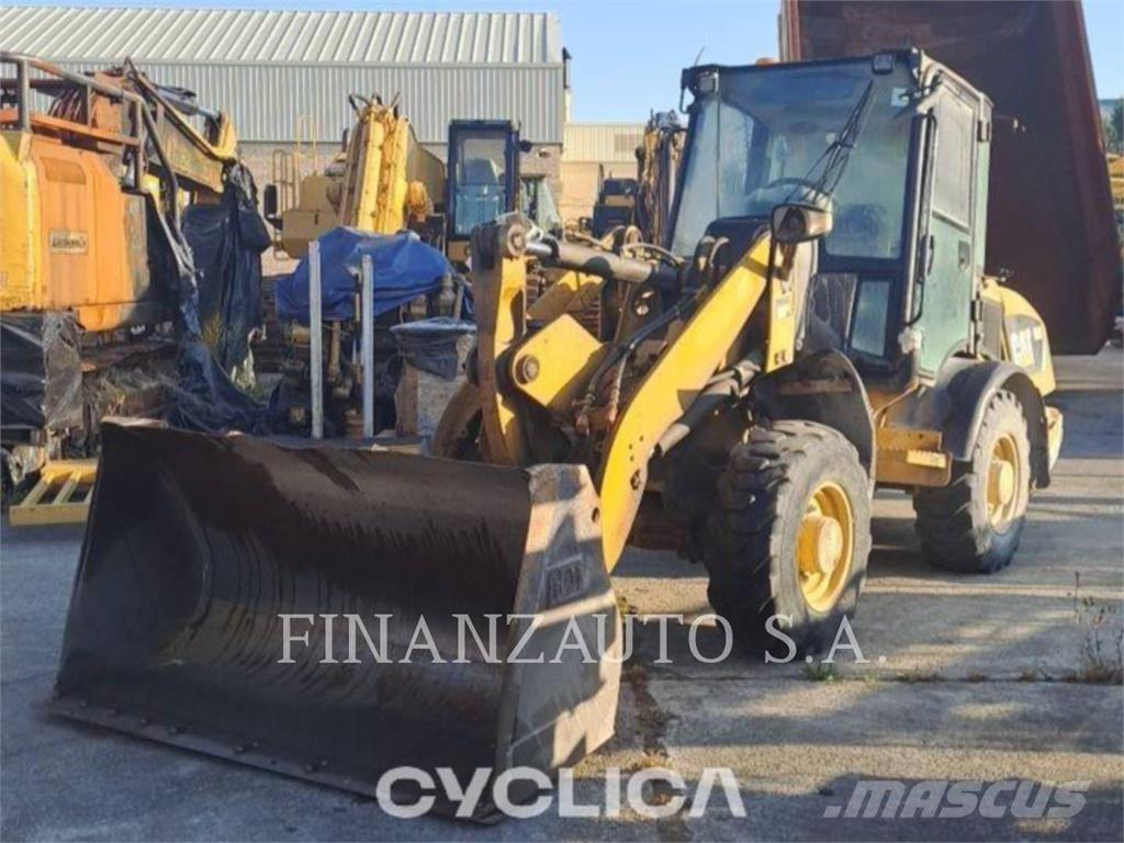 CAT 906H Kolesni nakladalci