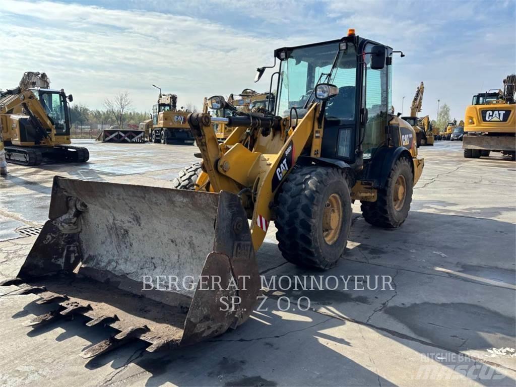 CAT 906H2 Kolesni nakladalci
