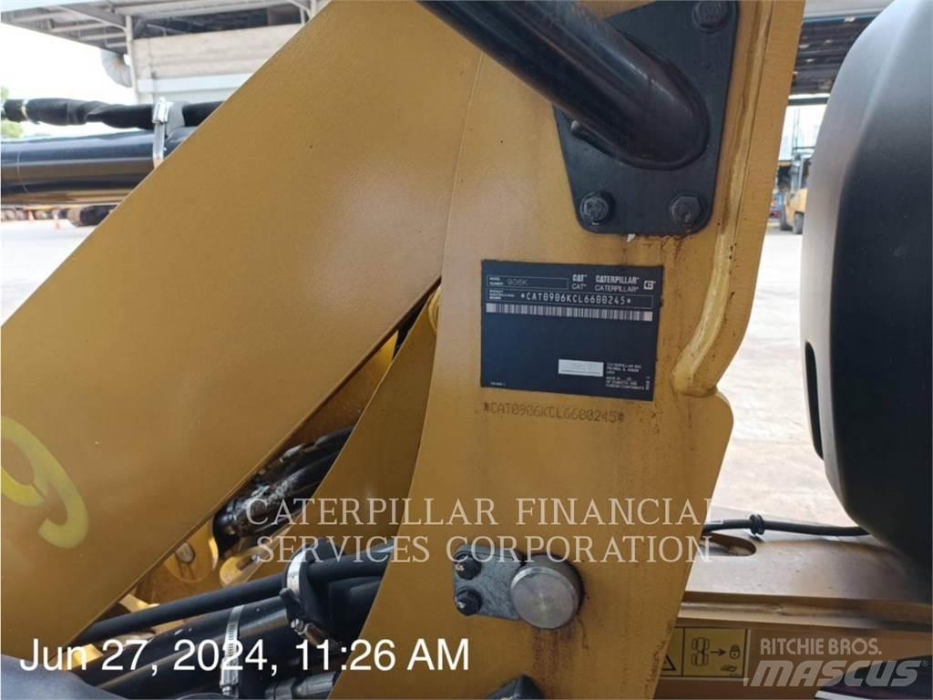 CAT 906K Kolesni nakladalci