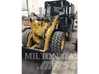 CAT 906M Kolesni nakladalci