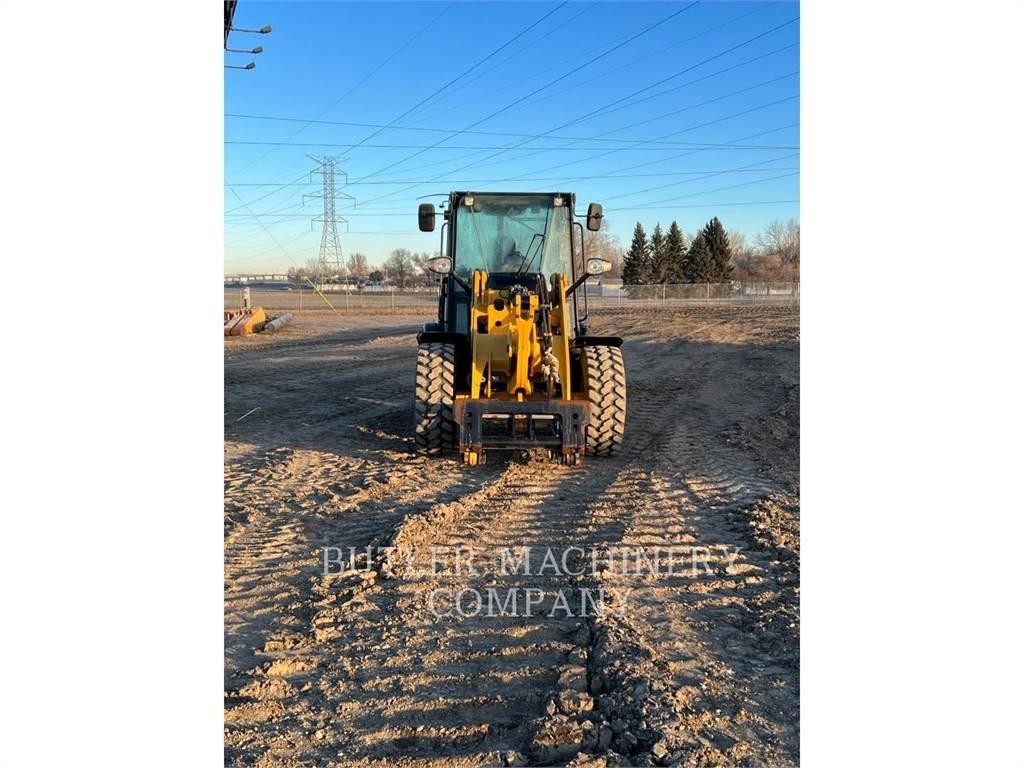 CAT 906M Kolesni nakladalci