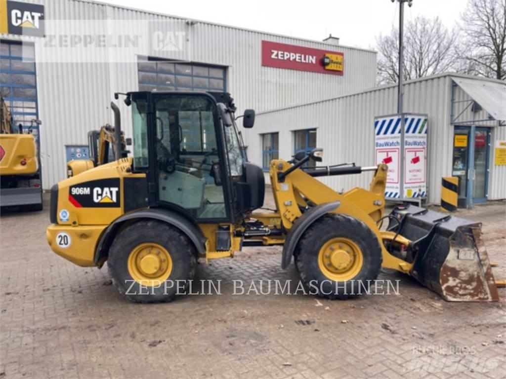 CAT 906M Kolesni nakladalci