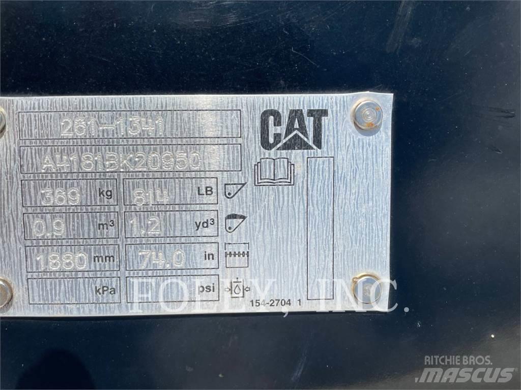 CAT 906M Kolesni nakladalci