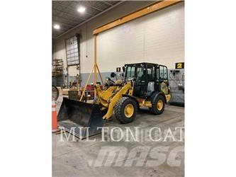 CAT 906M Kolesni nakladalci