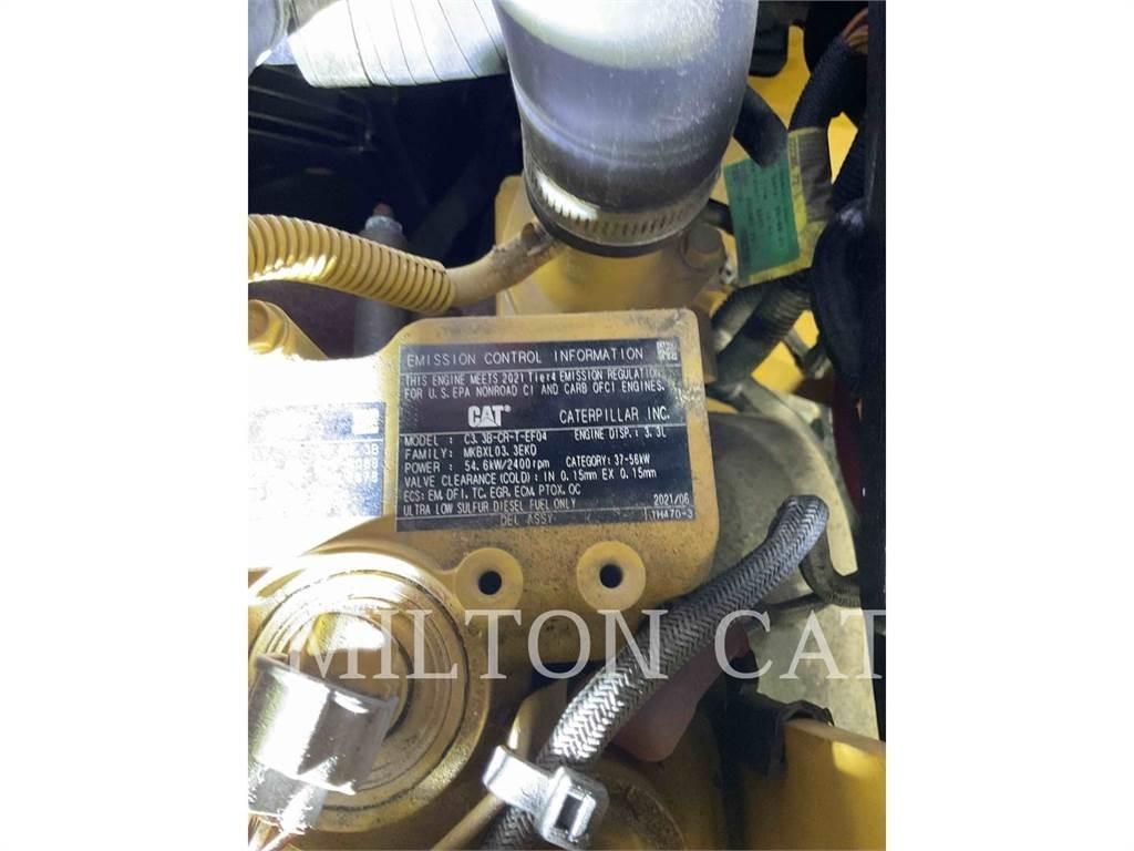 CAT 906M Kolesni nakladalci