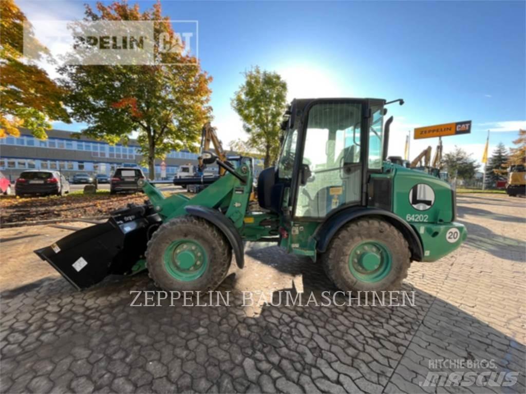 CAT 906M Kolesni nakladalci