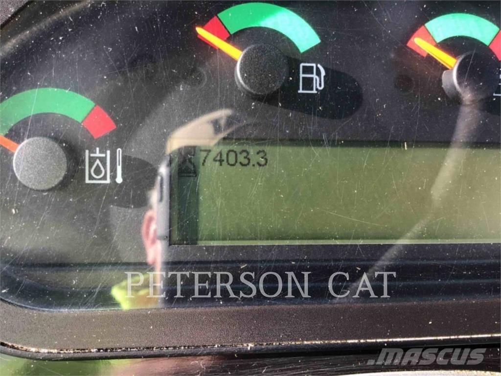 CAT 906M Kolesni nakladalci