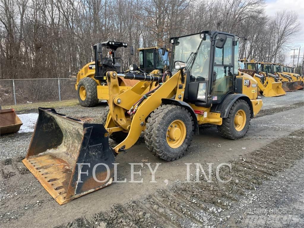 CAT 906M Kolesni nakladalci