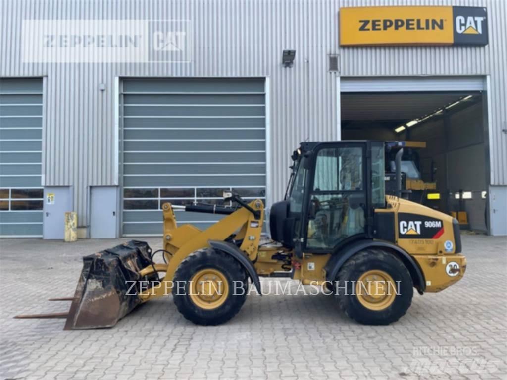 CAT 906M Kolesni nakladalci