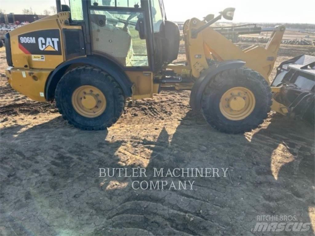 CAT 906M Kolesni nakladalci