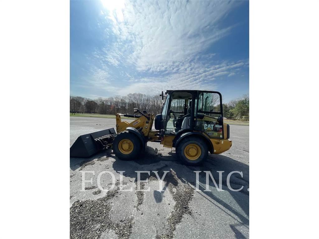 CAT 906M Kolesni nakladalci