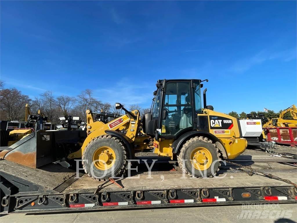 CAT 906M Kolesni nakladalci