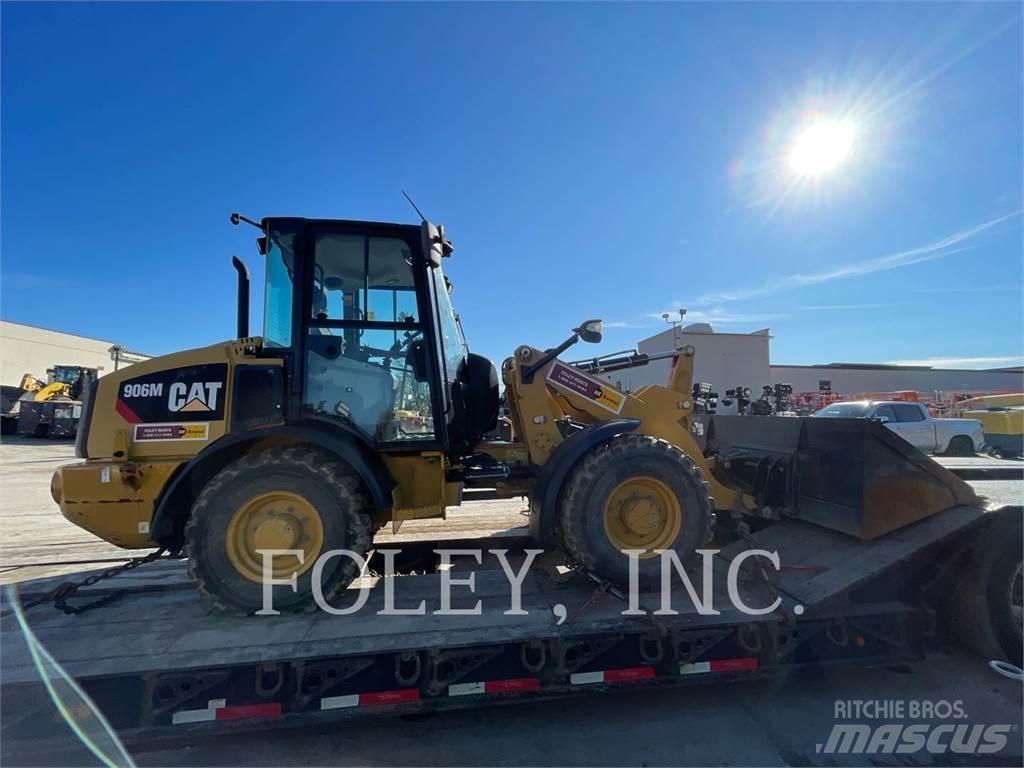 CAT 906M Kolesni nakladalci