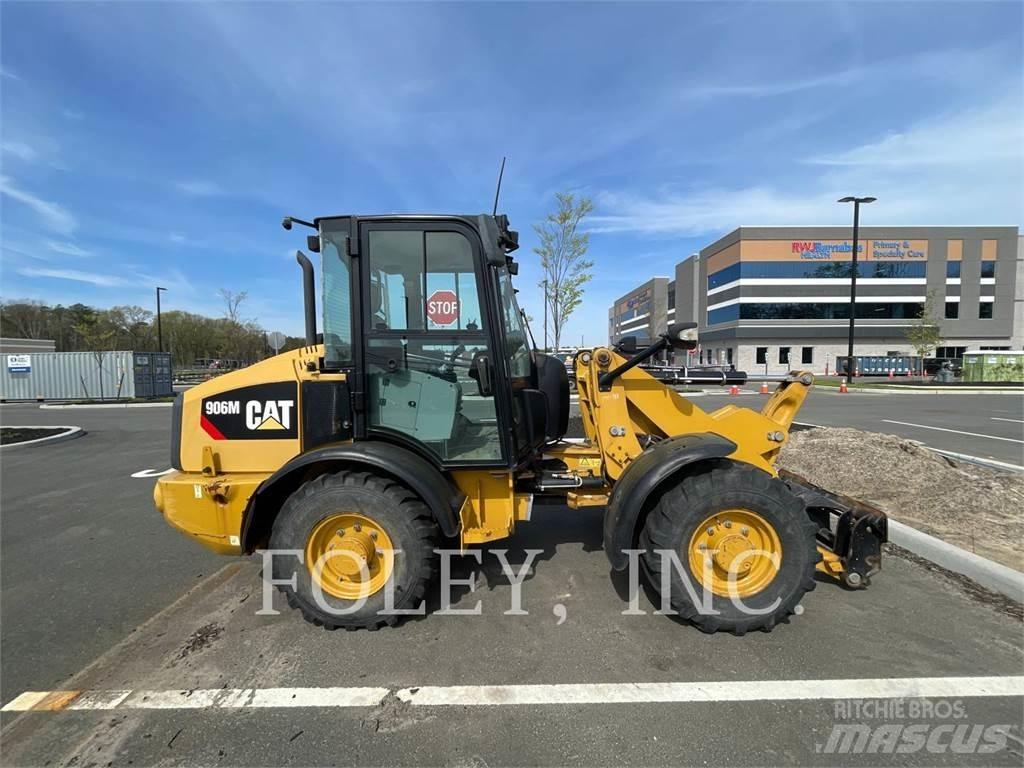 CAT 906M Kolesni nakladalci