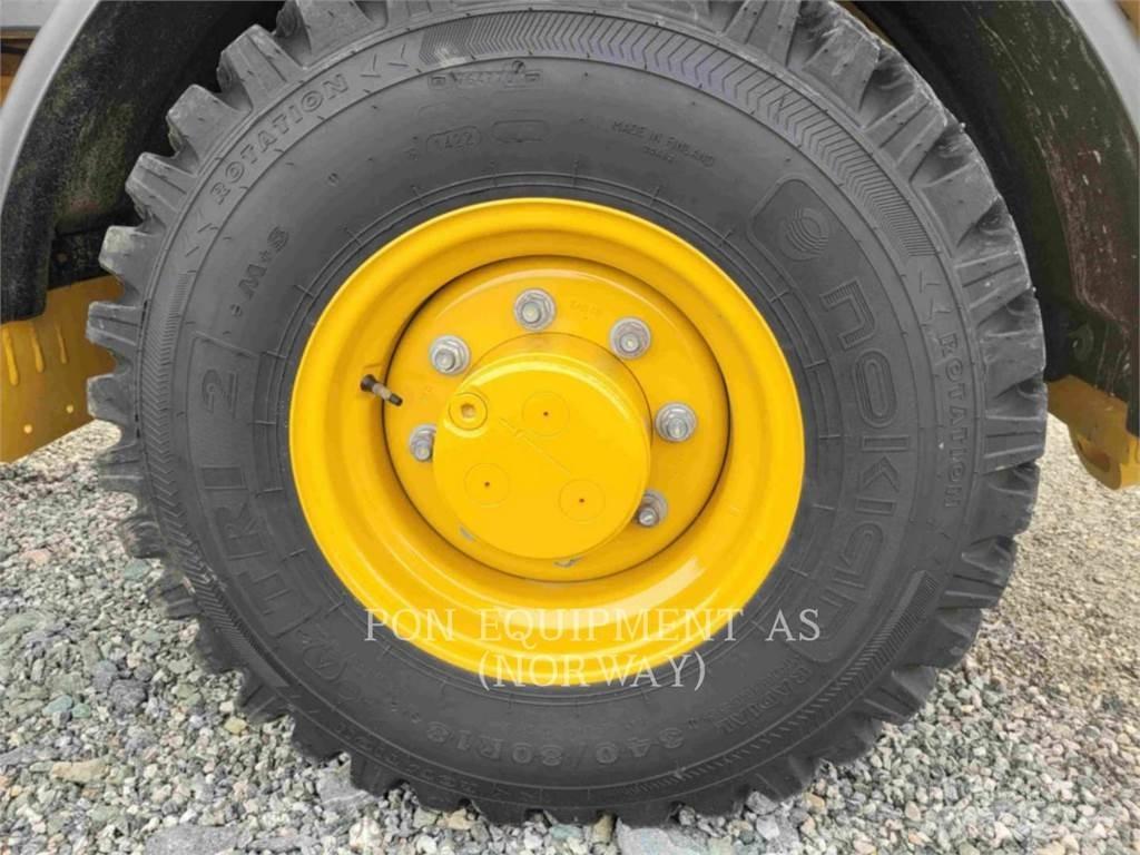 CAT 906M Kolesni nakladalci