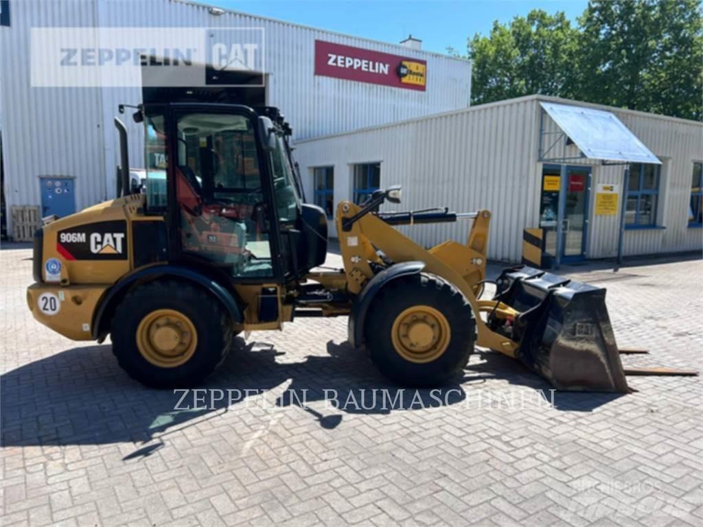 CAT 906M Kolesni nakladalci