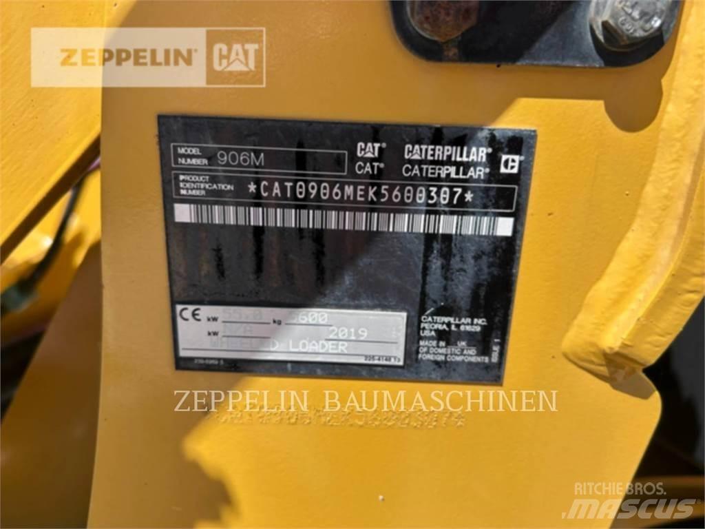 CAT 906M Kolesni nakladalci
