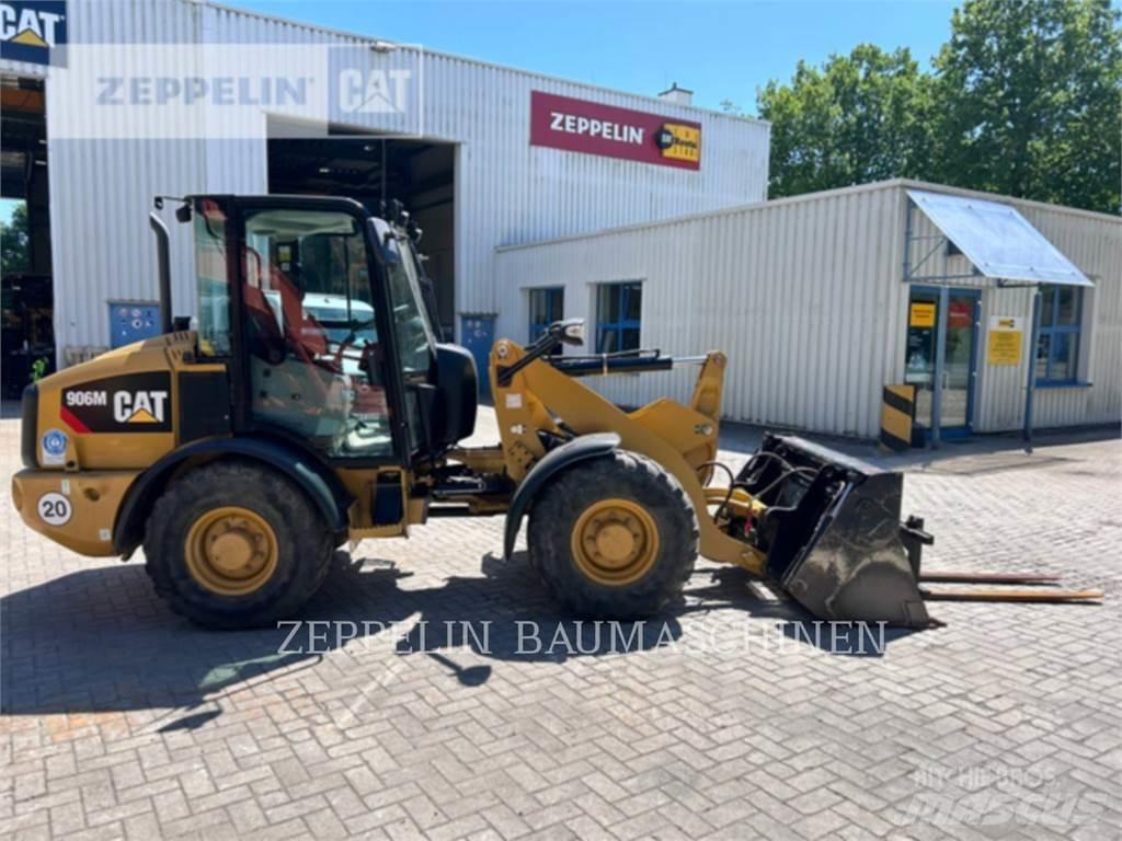 CAT 906M Kolesni nakladalci