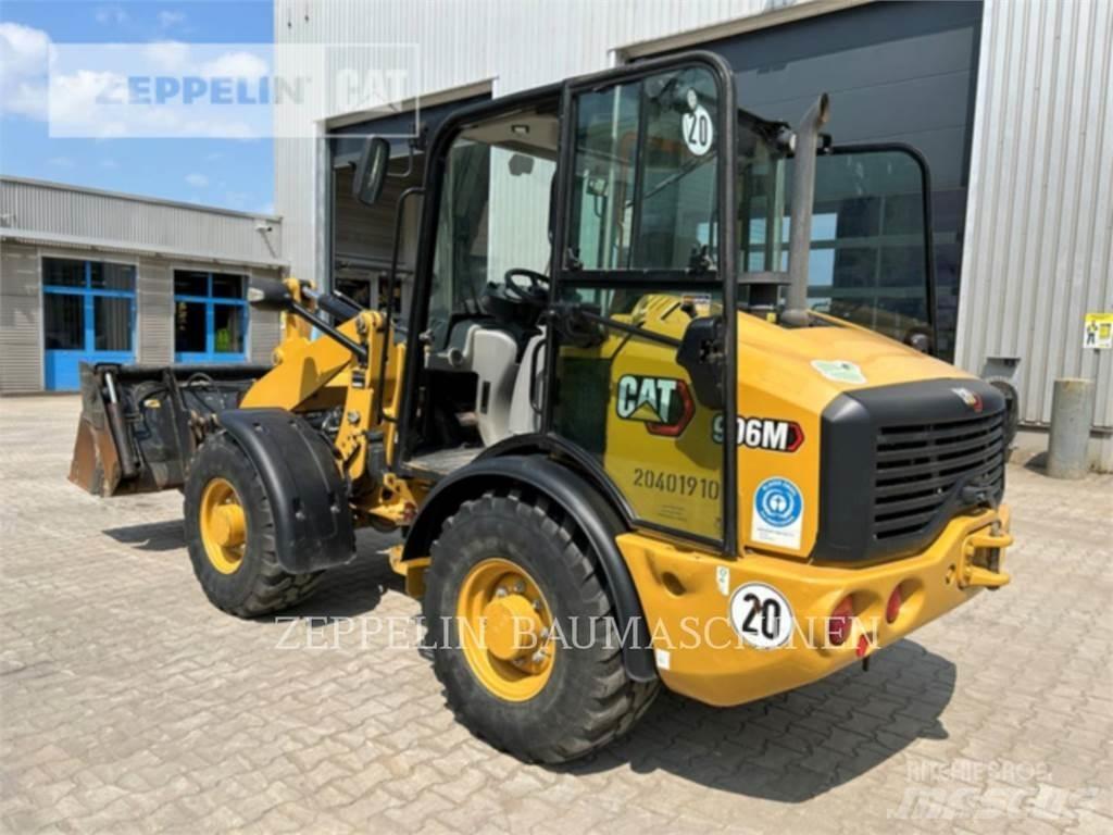 CAT 906M Kolesni nakladalci