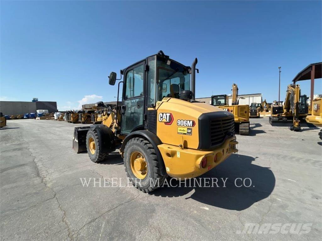 CAT 906M Kolesni nakladalci