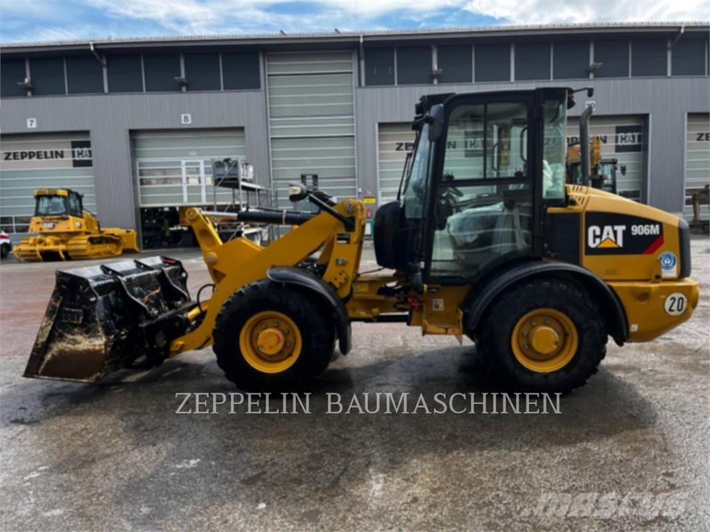 CAT 906M Kolesni nakladalci