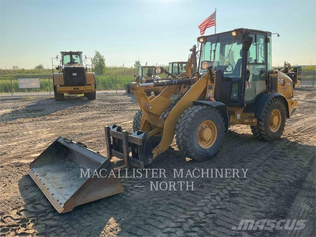 CAT 906M AW+ Kolesni nakladalci