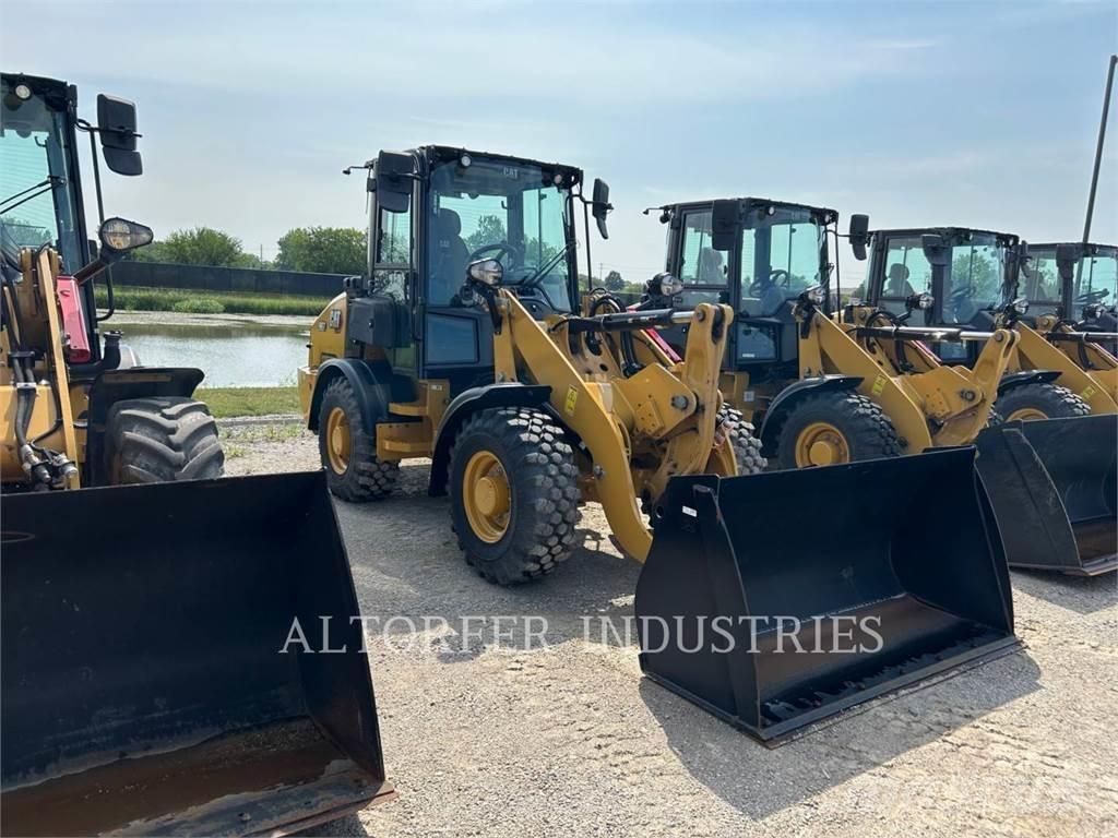 CAT 907-14 Kolesni nakladalci