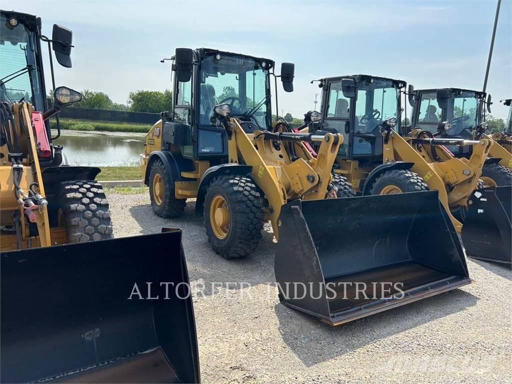 CAT 907-14 Kolesni nakladalci