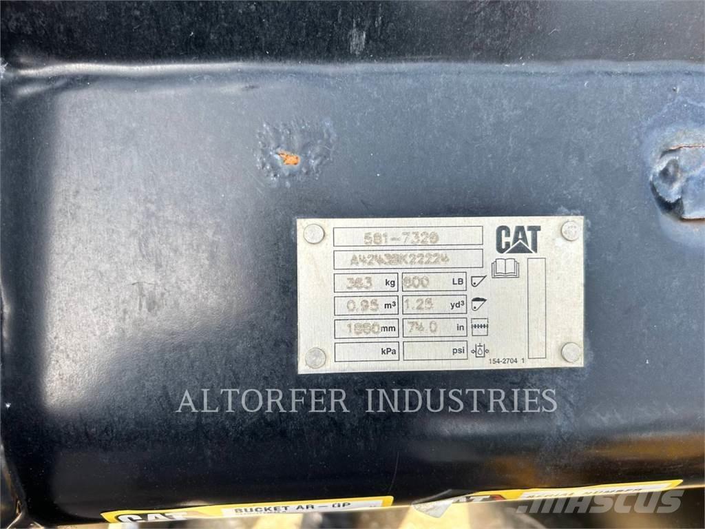 CAT 907-14 Kolesni nakladalci