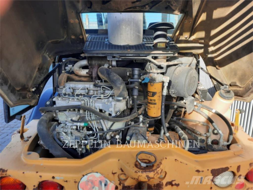 CAT 907H Kolesni nakladalci
