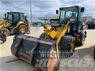 CAT 907M Kolesni nakladalci