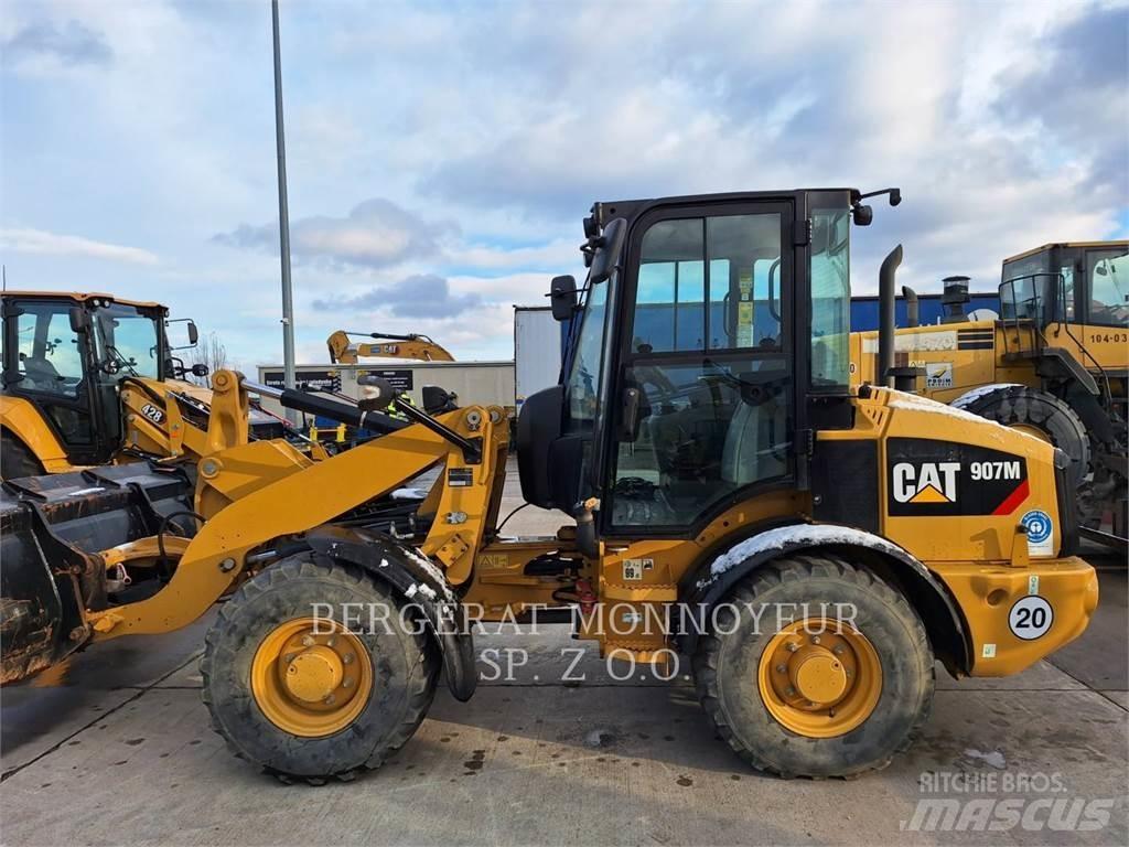 CAT 907M Kolesni nakladalci