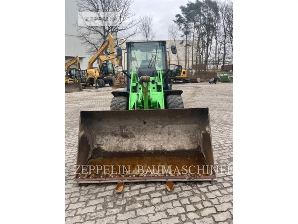 CAT 907M Kolesni nakladalci