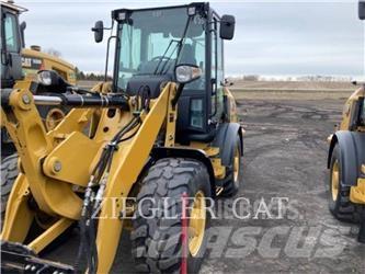 CAT 907M Kolesni nakladalci