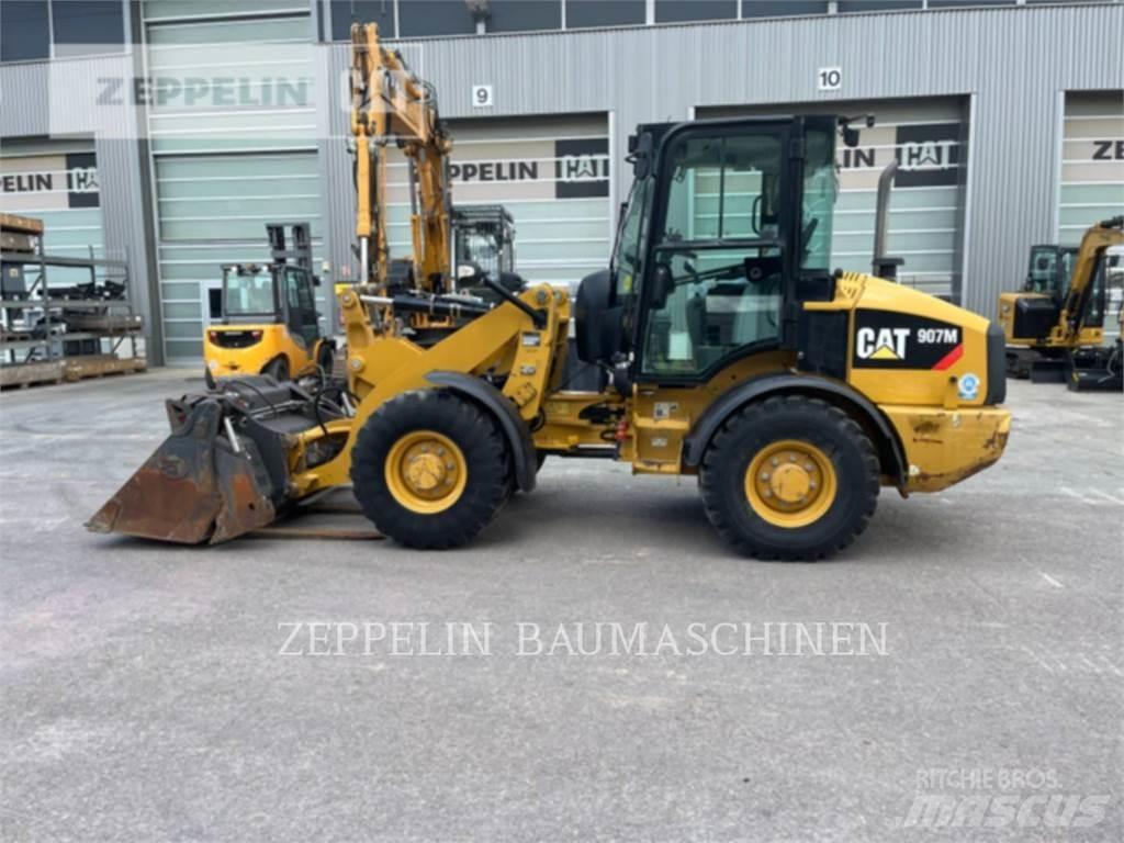 CAT 907M Kolesni nakladalci